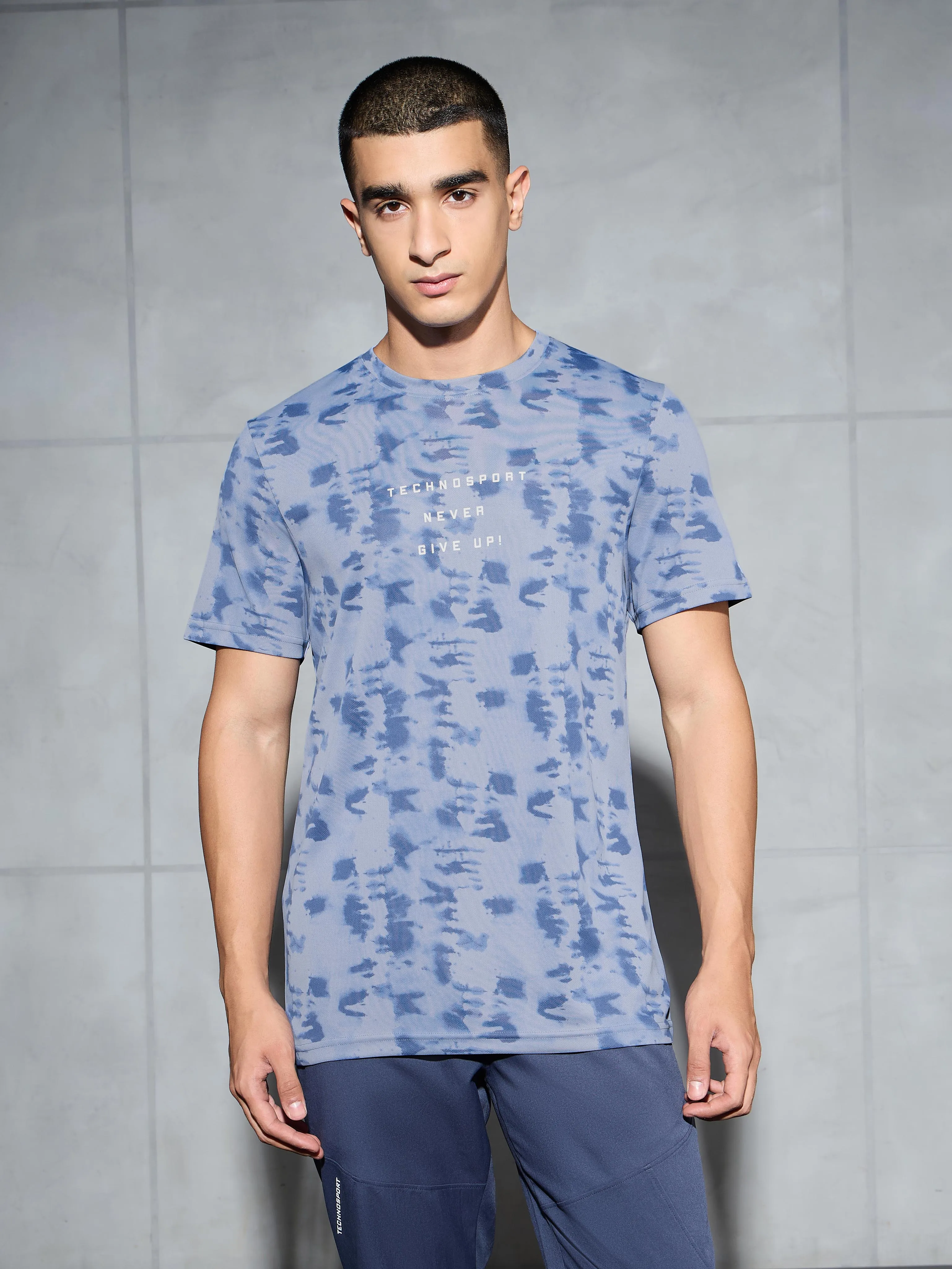 ComfortStretch Men Printed Slim Fit Round Neck T-shirt with TECHNOCOOL 