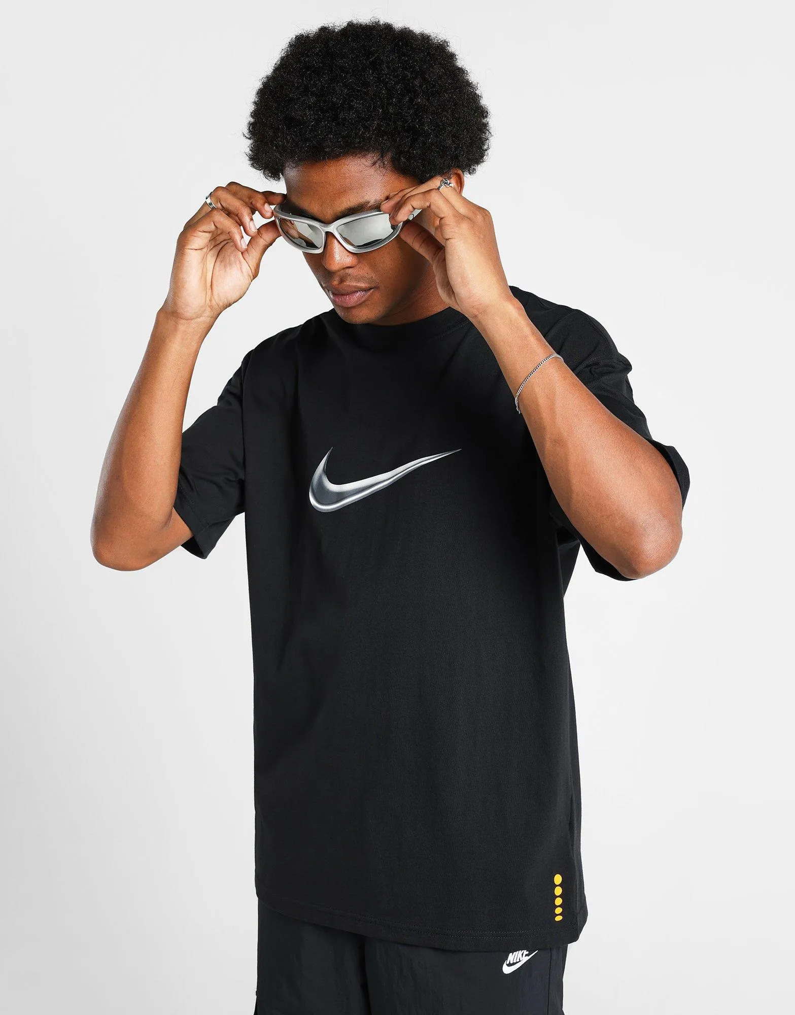 NSW T-Shirt Soft and Stylish Sleek Look