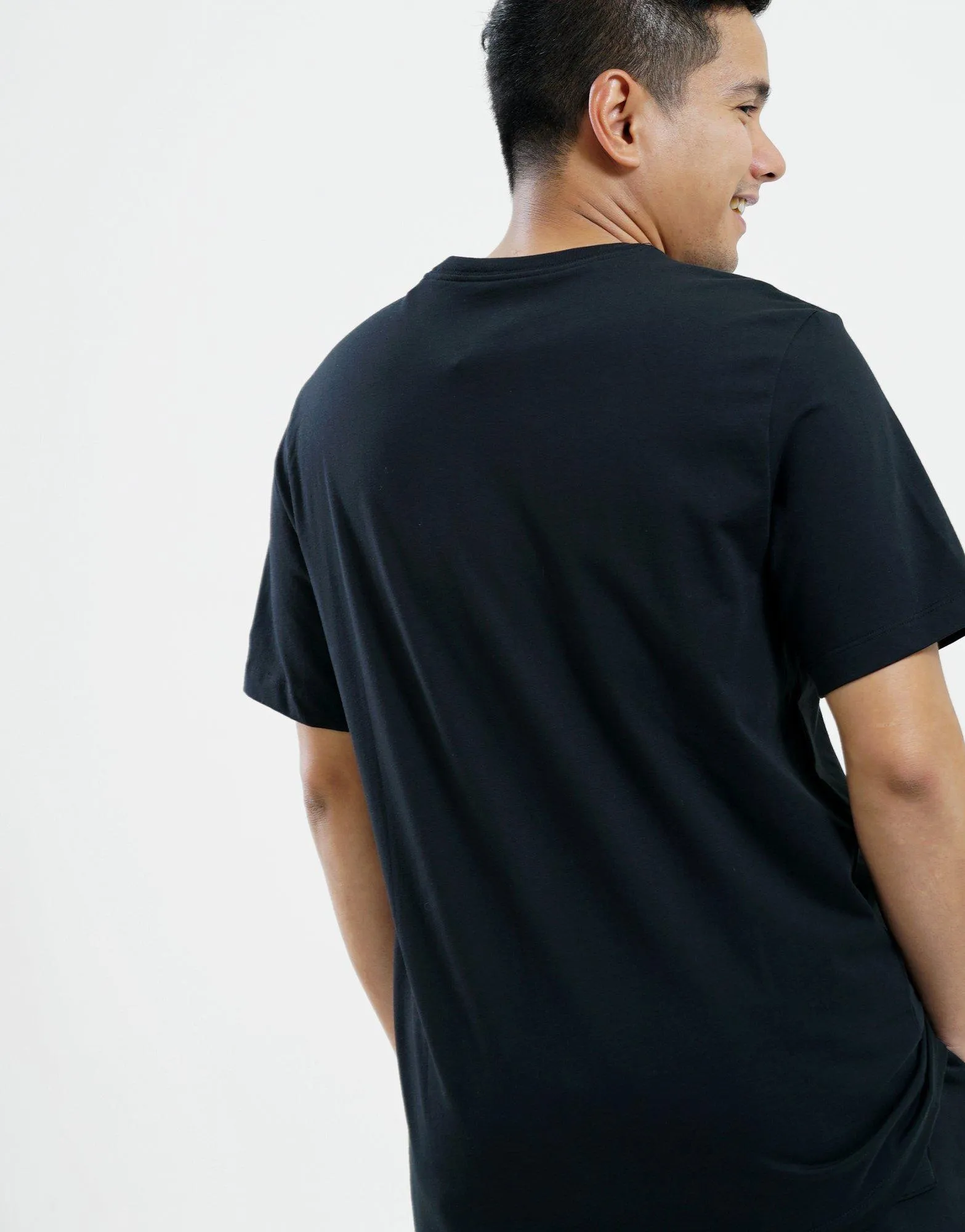 Air T-Shirt Stylish and Comfortable LayeredHemDetails