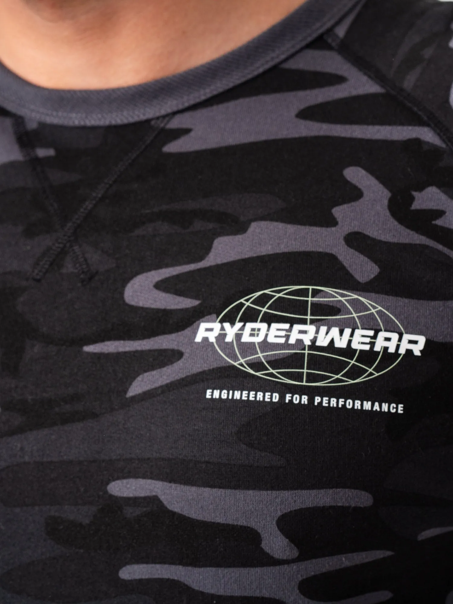 Energy Crew Neck - Black Camo Fashion Trend Comfy Fit