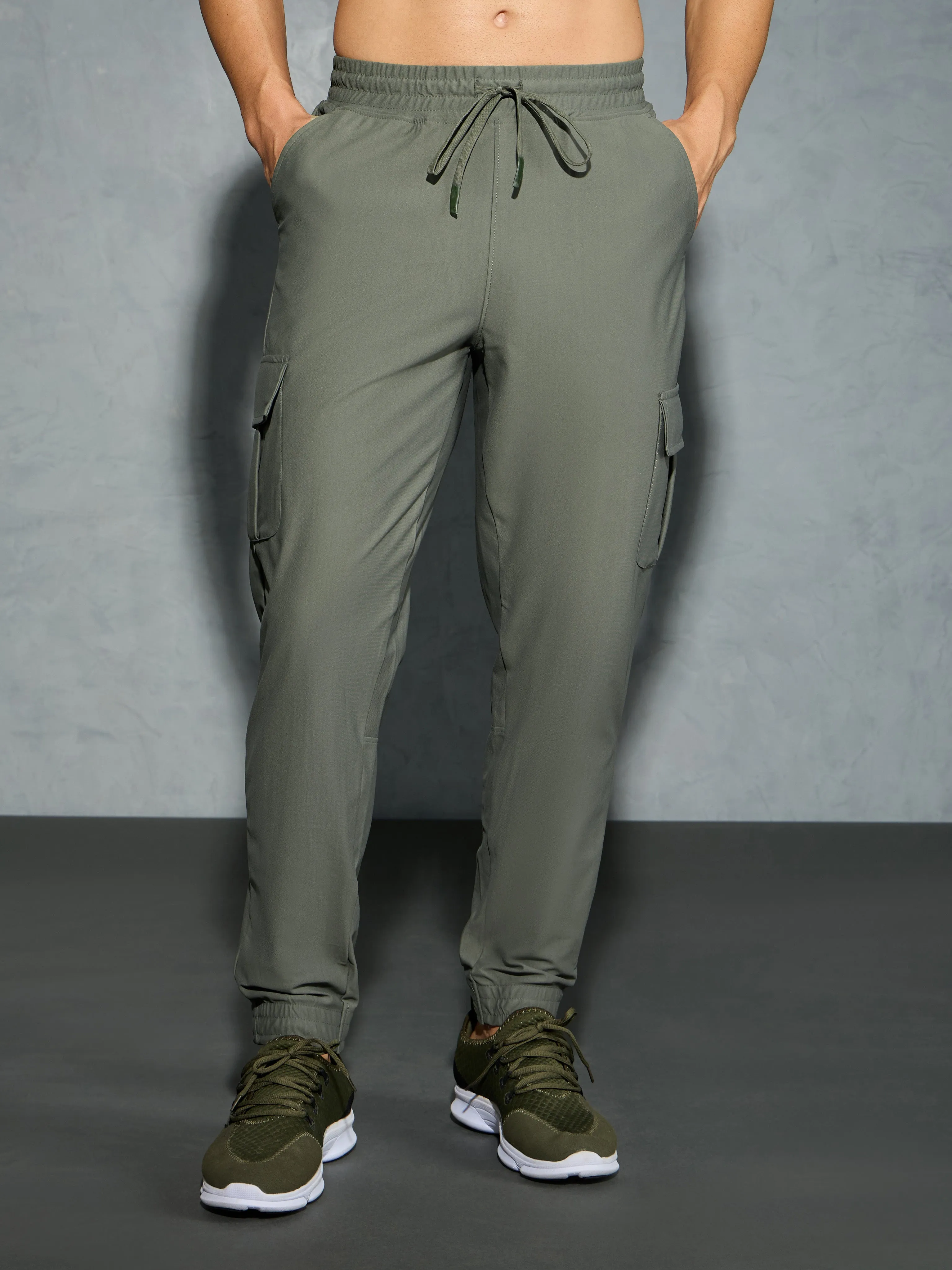 Men Solid Slim Fit Cargo Joggers with DURACOOL  Lightweight Weave