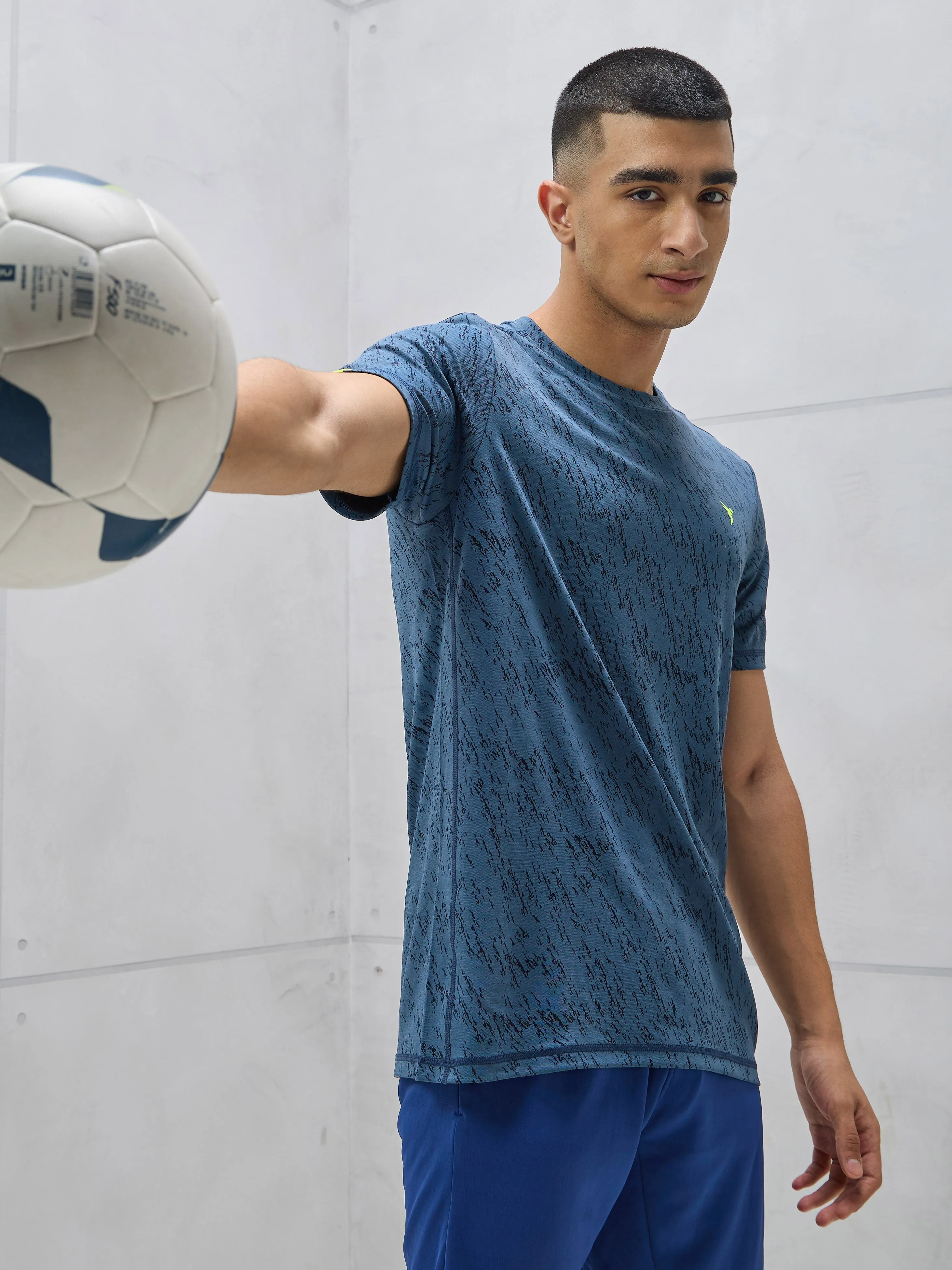 Men Jacquard Slim Fit Crew Neck T-shirt with DOUBLE COOL Cozy Feeling