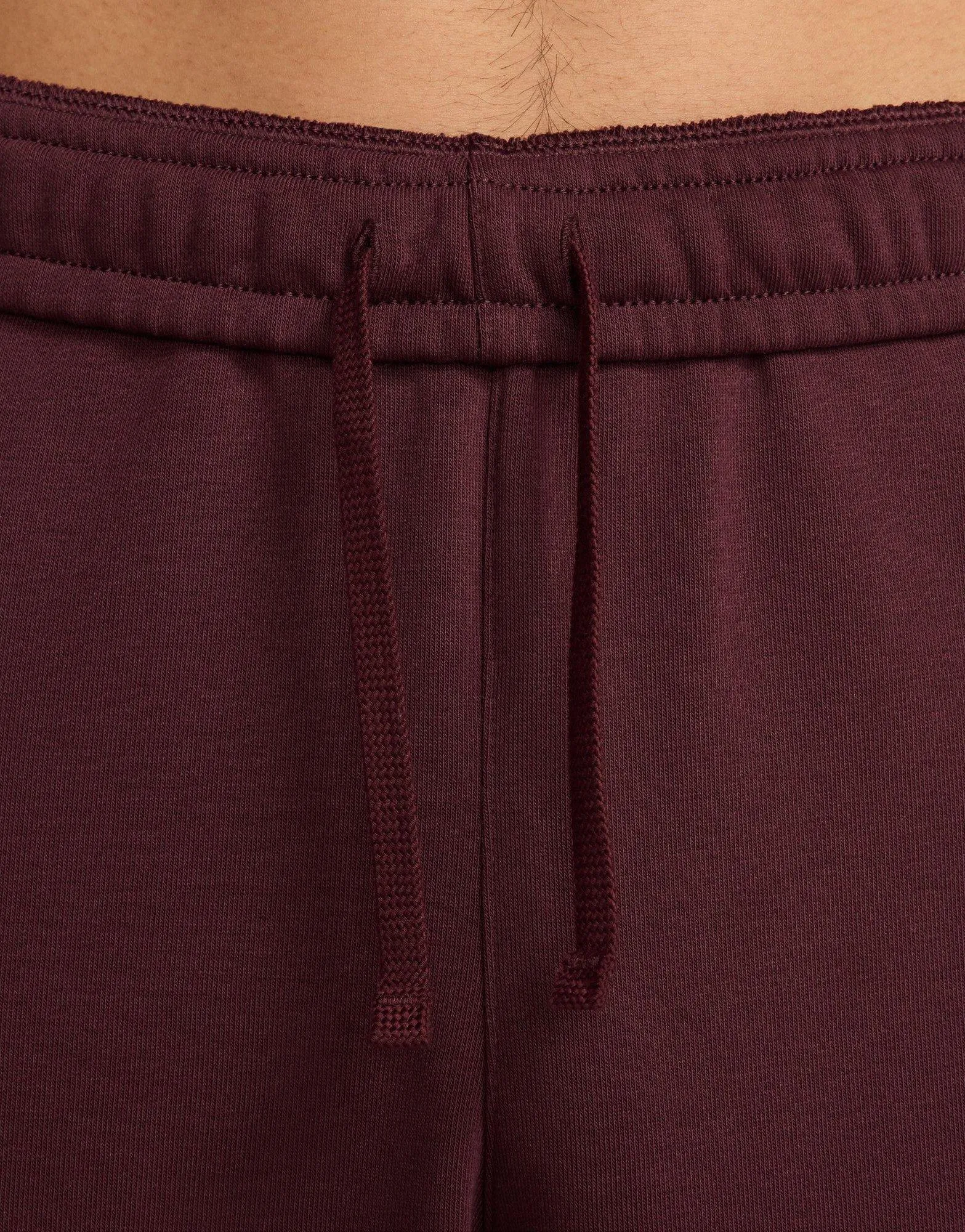 ????? ?????? Dri-FIT Swoosh | ????? ventilation channels Active Comfort Support